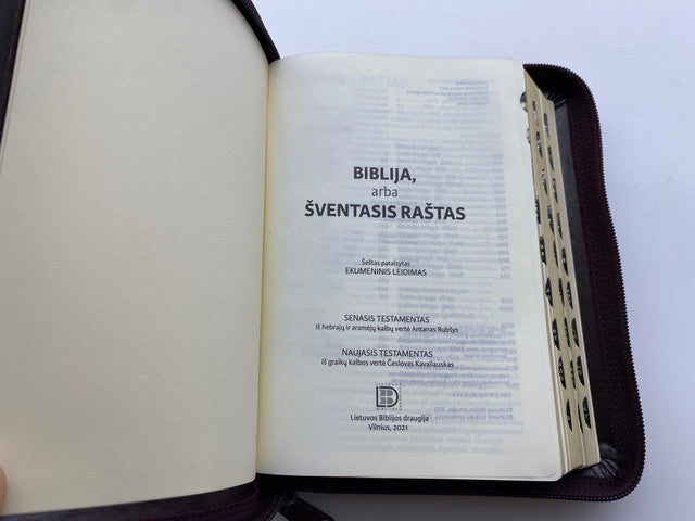 Biblija , Šventasis raštas , Senasis ir Naujasis testamentai , ekumeninis, su užtrauktuku